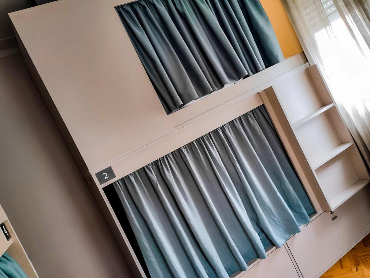 Hostel Vila Nova Вила-Нова-ди-Гая Экстерьер фото